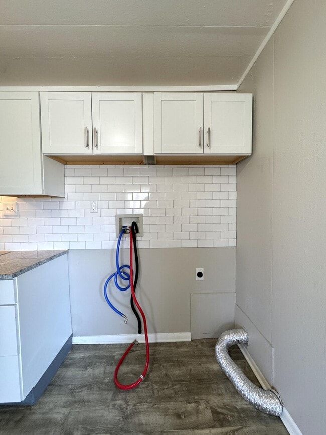 Building Photo - 2656 Glenbar Ct