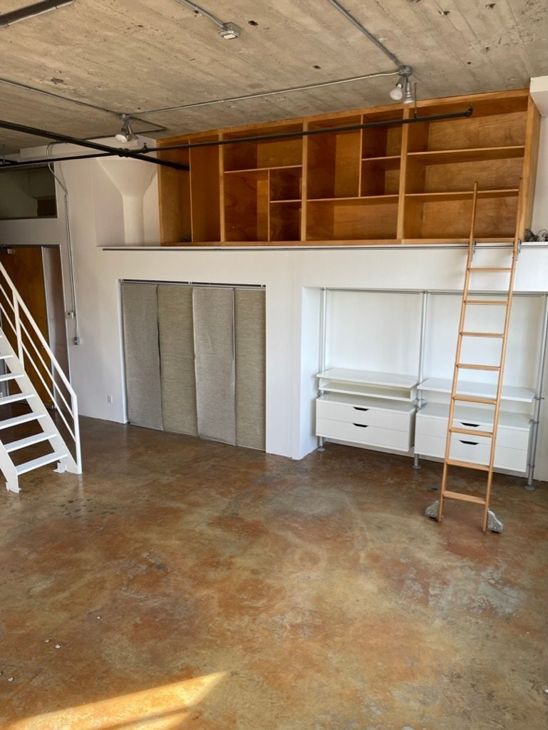 Building Photo - 247 4th St