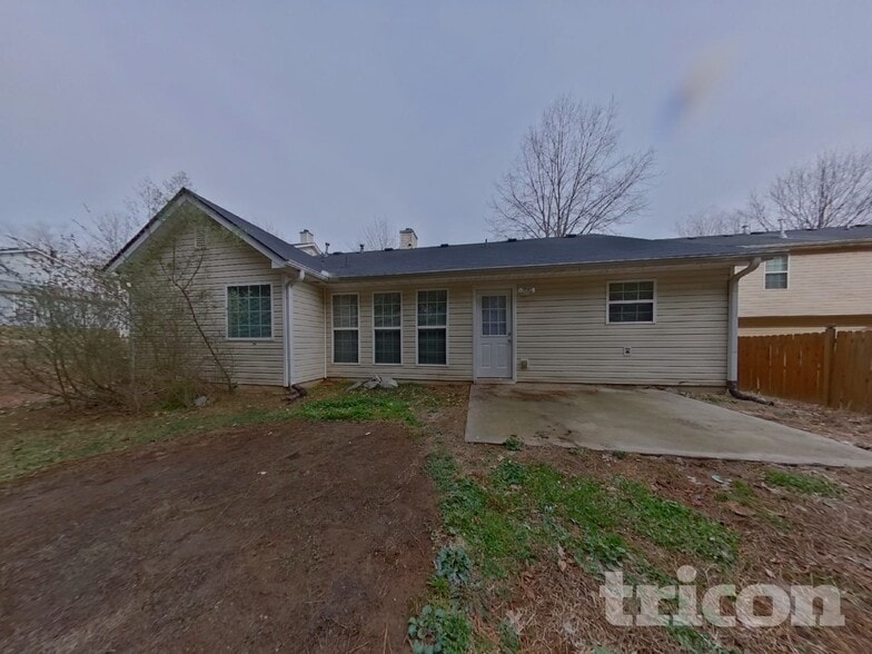 Building Photo - 220 Arbor Creek Dr