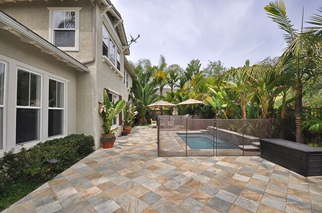 Building Photo - Simply Gorgeous 4+ BR Home with many Amenities!!!