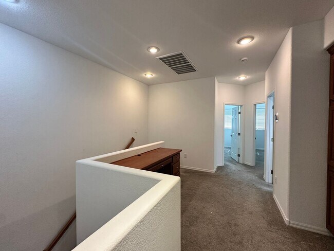 Building Photo - Summerlin Townhome