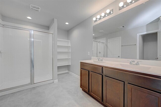 Building Photo - 2206 Mirror Ridge Ct