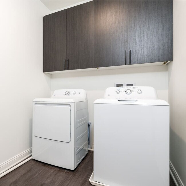 Building Photo - 5821 Elevated Way