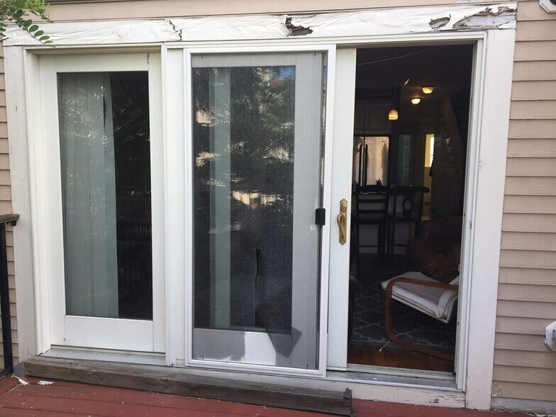 Building Photo - 536 Dorchester Ave