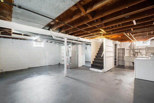 Building Photo - 3350 S 26th St