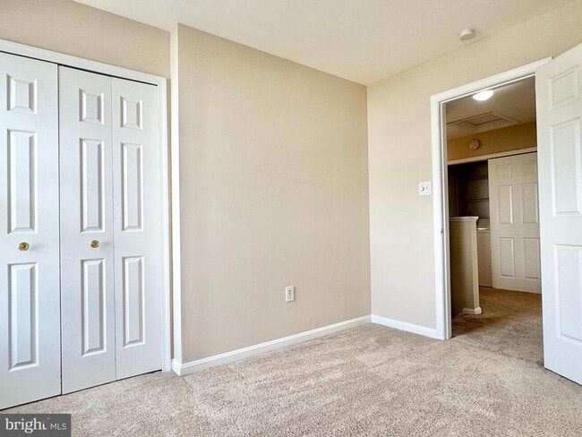 Building Photo - 9 Kimberly Dr