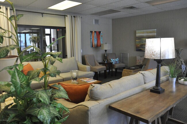 Building Photo - 601 1st St