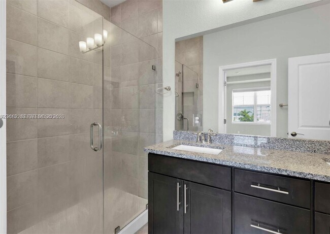 Building Photo - 1240 Eucalyptus Dr