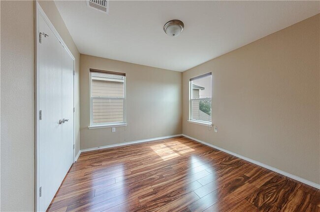 Building Photo - 6716 Glebe Path