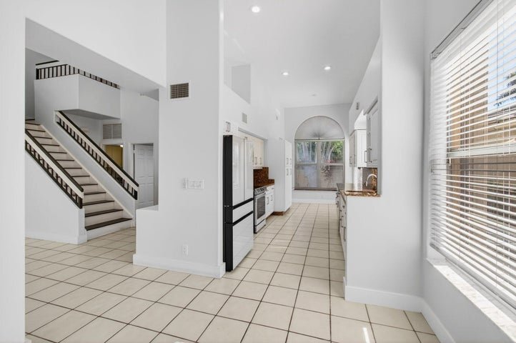 Building Photo - 7848 Travelers Tree Dr