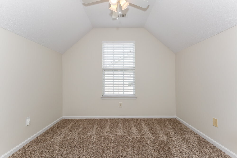 Building Photo - 15718 De Havilland Dr