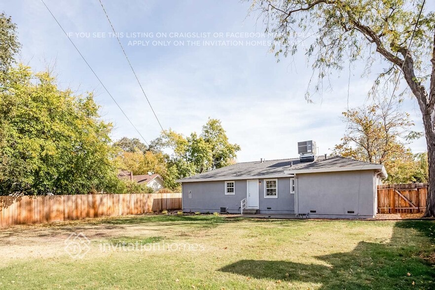 Building Photo - 548 B St