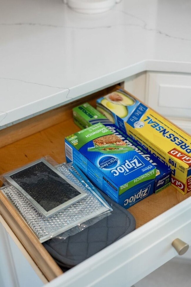 Building Photo - 12548 S Major Ave