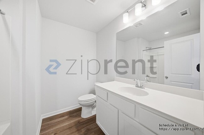 Building Photo - 1127 2nd St NW