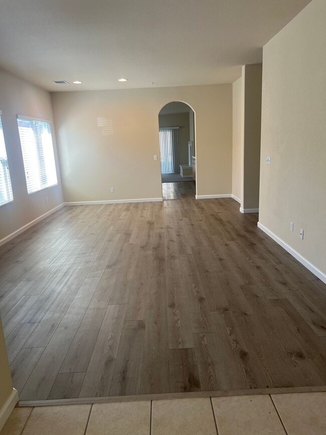 Building Photo - **Available Now Single Level  3 Bedroom 2 Bathroom with a Office**