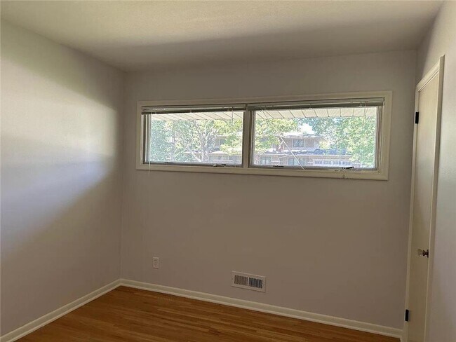 Building Photo - 5528 Merritt Cir