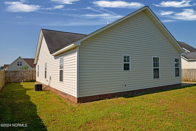 Building Photo - 2008 Penncross Dr