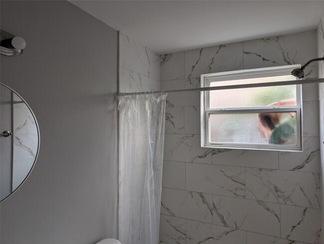 Building Photo - 4426 Brookfield Dr