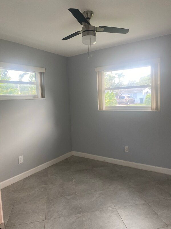 Building Photo - 6255 SW 62nd Ct
