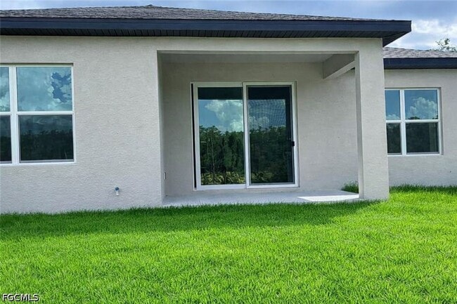 Building Photo - 460 Westchester Dr