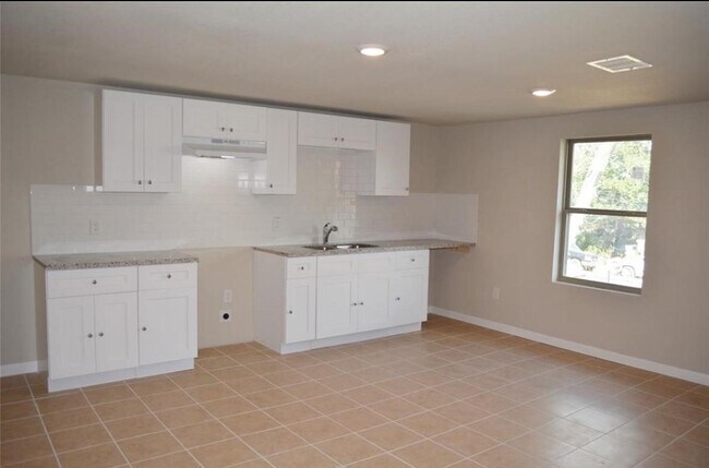 Building Photo - 3007 Grovey St