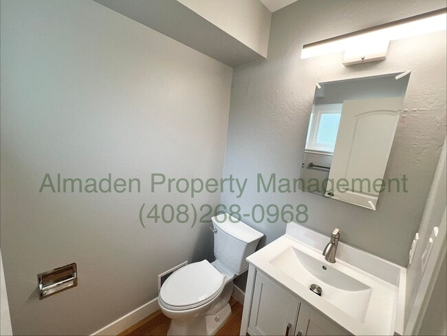 Building Photo - Newly Remodeled Tri-level Home! New Paint & No Carpets!