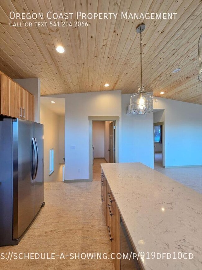 Building Photo - 471 Overlook Dr