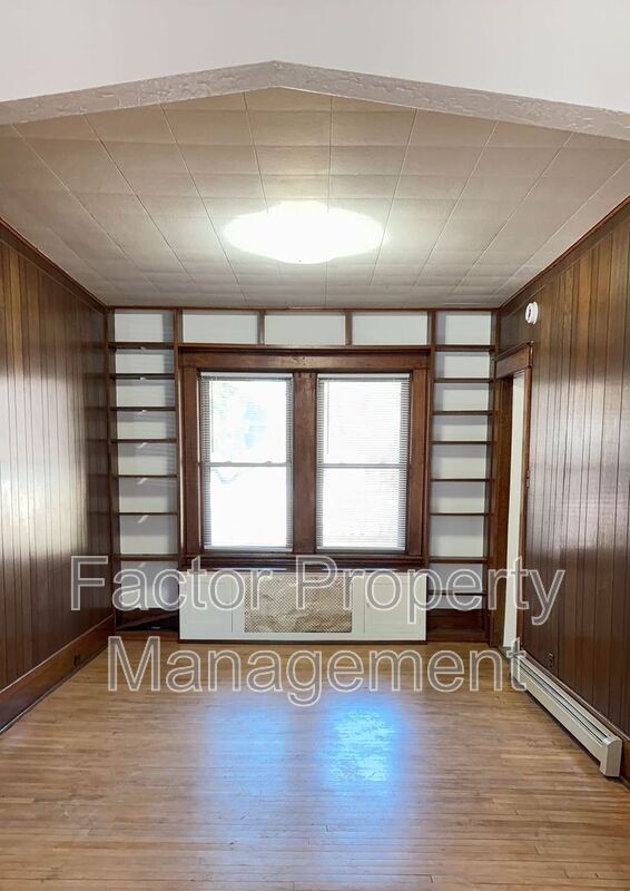 Building Photo - 122 Parsons St