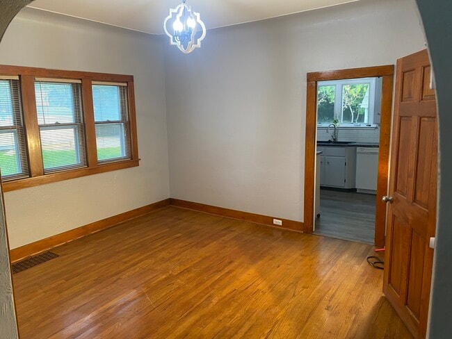 Building Photo - 834 4th St NW