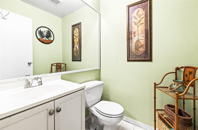 Building Photo - 1801 Bedford Ln