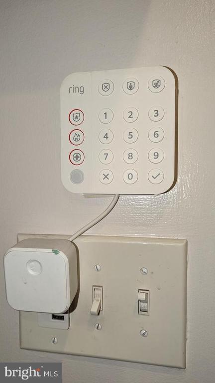 Building Photo - 124 W Hamburg St