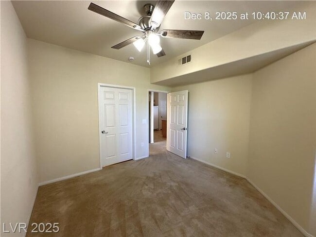 Building Photo - CONDO IN NORTHWEST GATED COMMUNITY