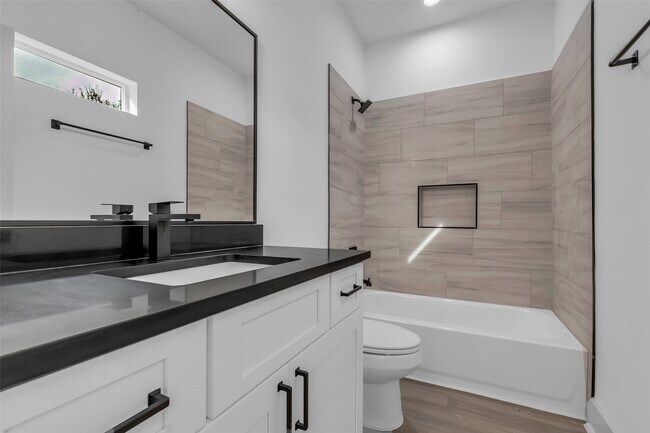 Building Photo - 5302 Kindred Gdn Ln