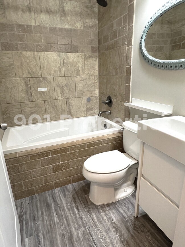 Building Photo - 8539 Chesterfield Dr