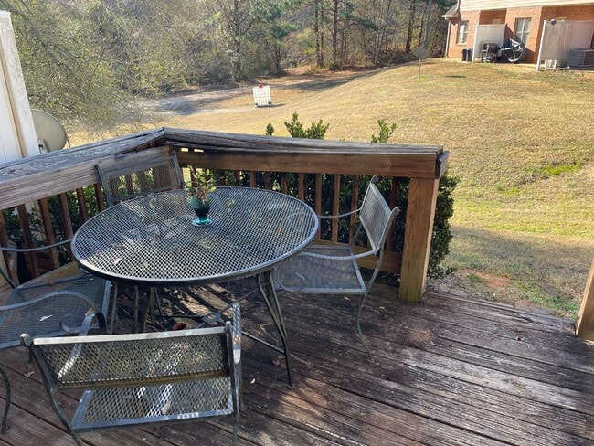 Building Photo - 385 Old Epps Bridge Rd