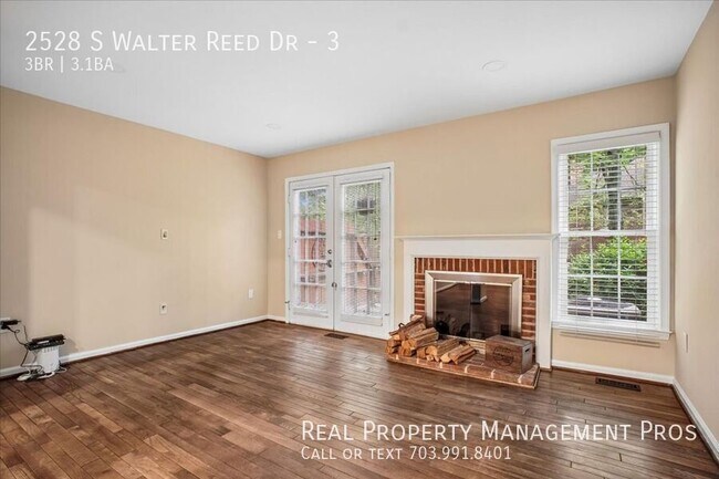 Building Photo - 2528 S Walter Reed Dr
