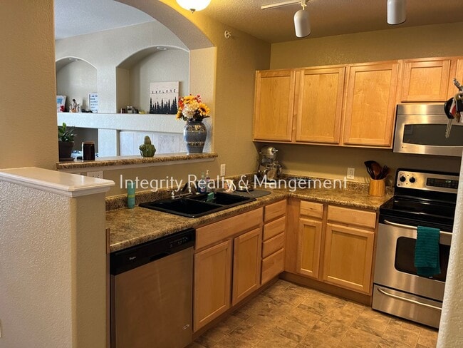 Building Photo - 452 Black Feather Loop