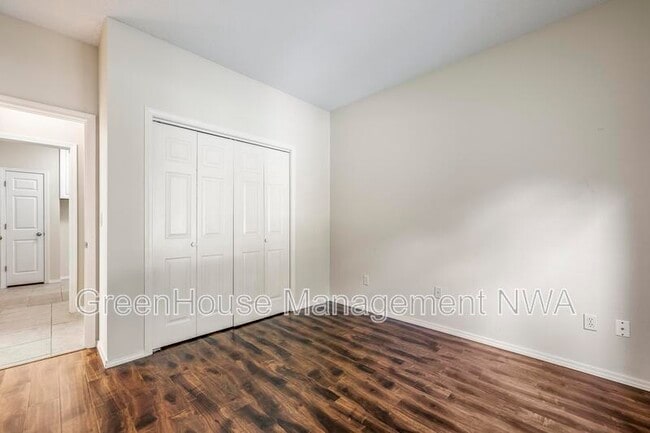 Building Photo - 5 Tanyard Ln