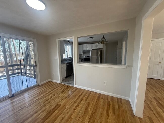 Building Photo - 17 Julian Ln