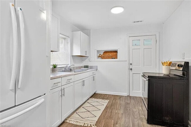 Building Photo - 1128 43rd St