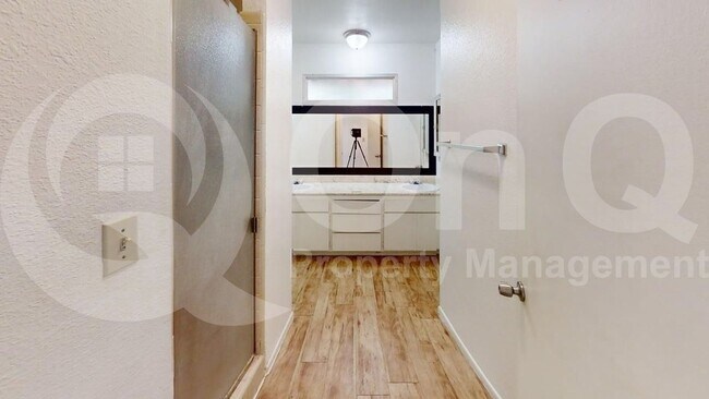 Building Photo - 570 N Villa Nueva Dr