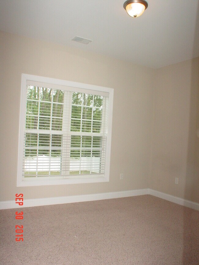 Building Photo - 124 Hurdle Ln