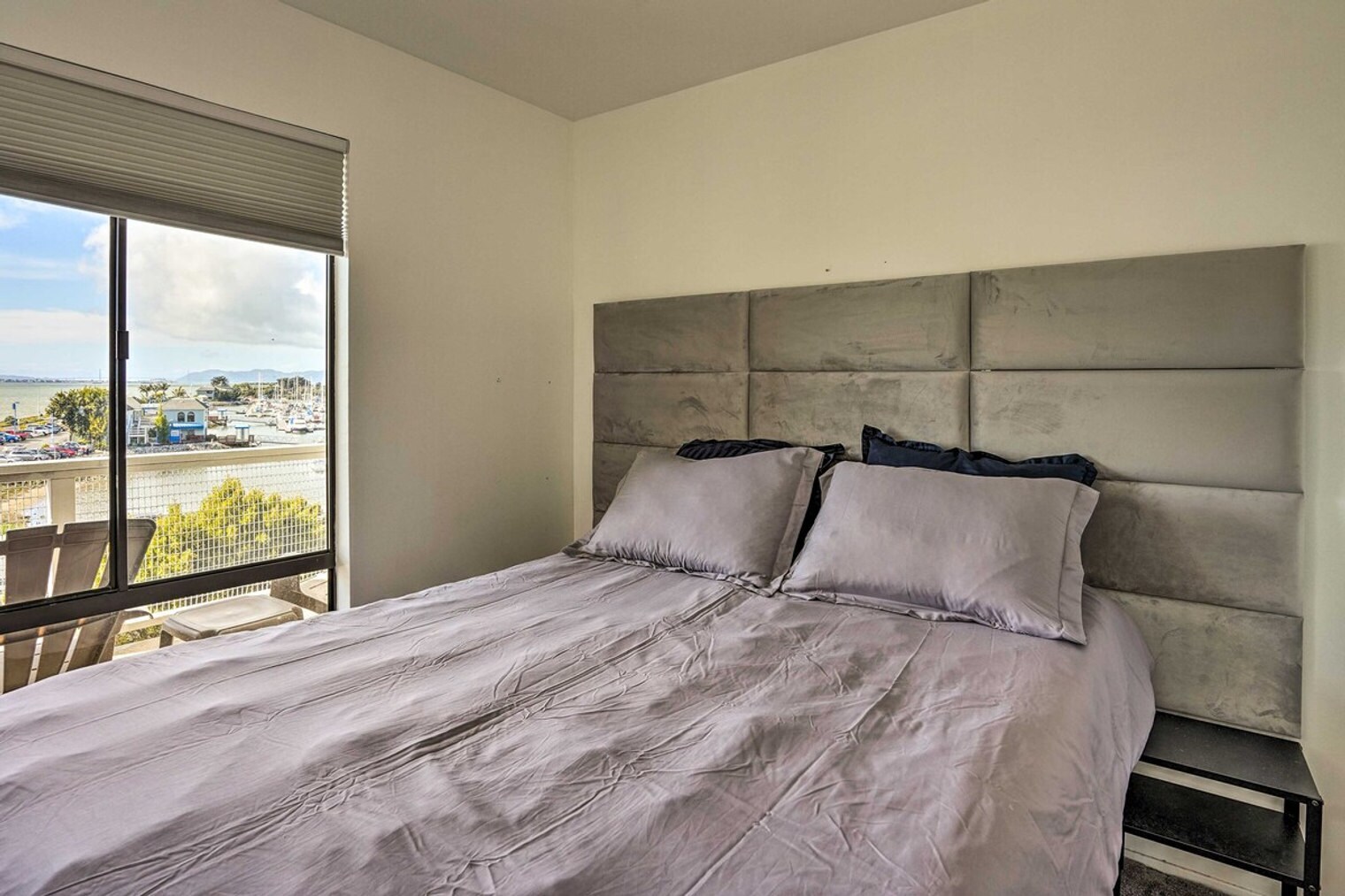 Building Photo - 4 Anchor Dr