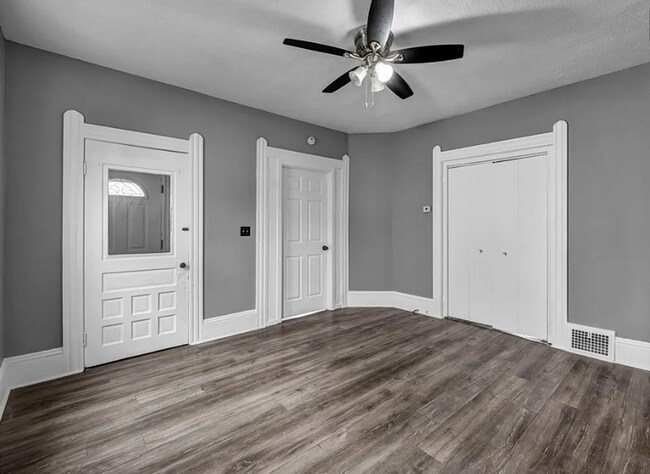 Building Photo - 3134 W 88th St