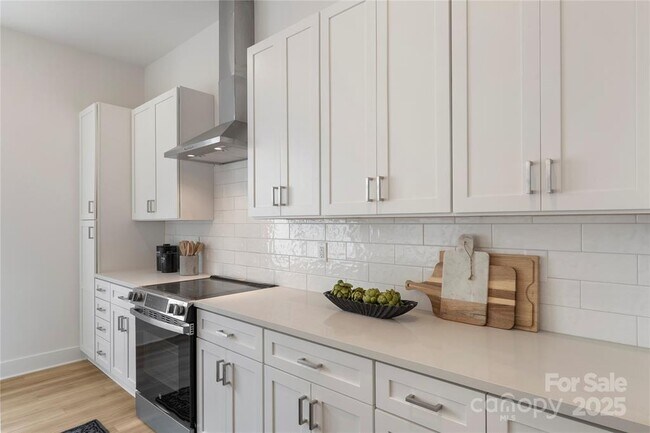 Building Photo - 3423 Holabird Ln