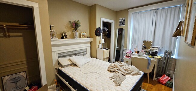 Building Photo - $500 Rebate Upon Closing! Luxury Apt. Near BU Campus.  Ht/HW Included.