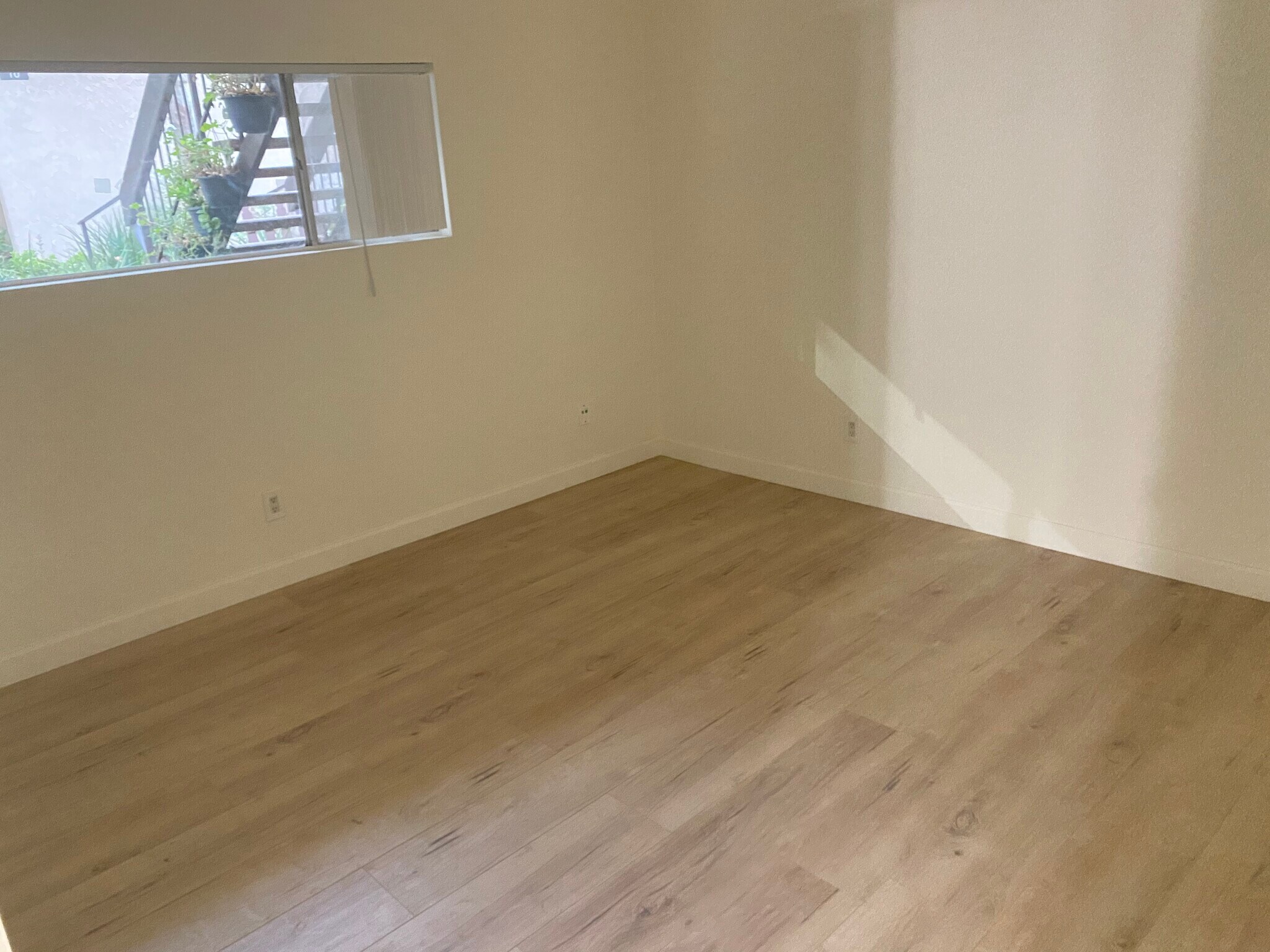 Master bedroom - 18350 Hatteras St