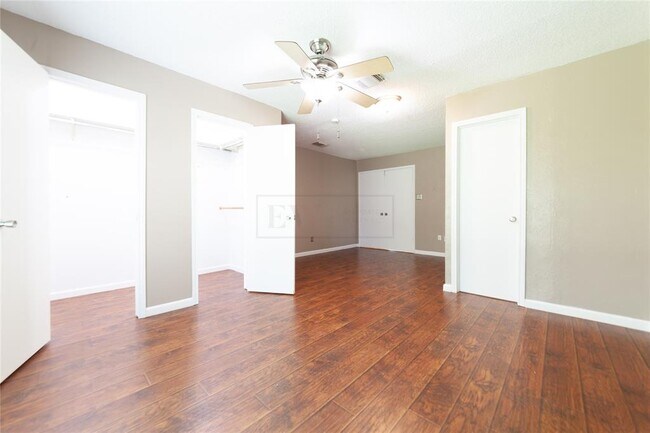 Building Photo - 22403 Deville Dr