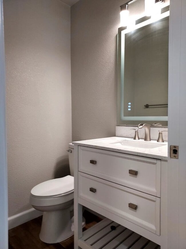 Building Photo - 2 Story Remodeled Single-Family Home in Po...