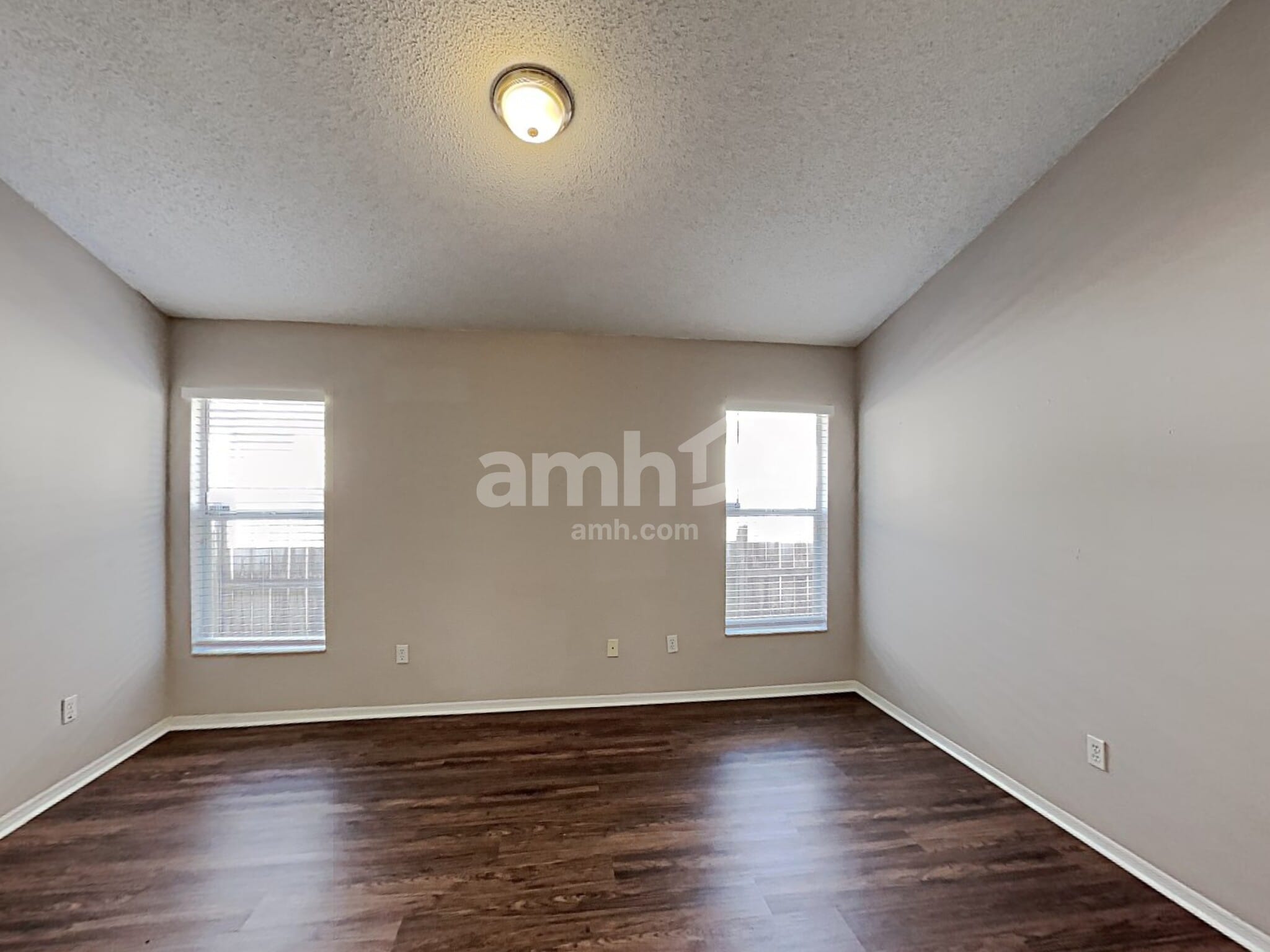 Building Photo - 503 Tree Shore Dr